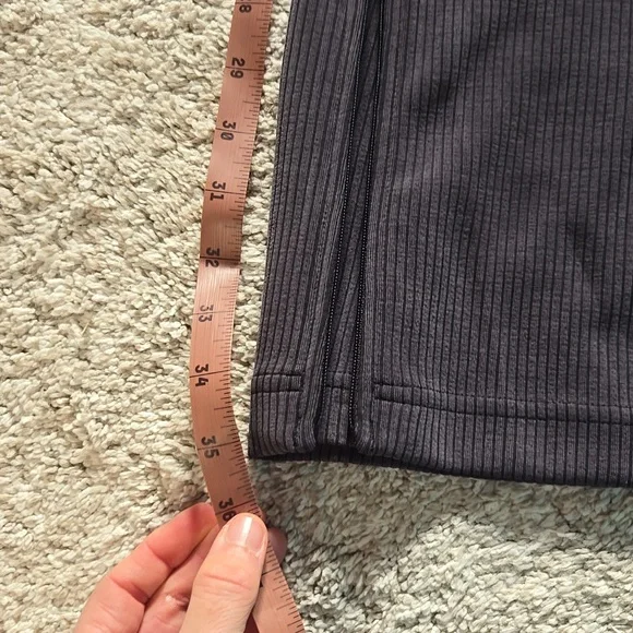 Lululemon Ribbed Softstream Hi-Rise Crop - Picture 9 of 10